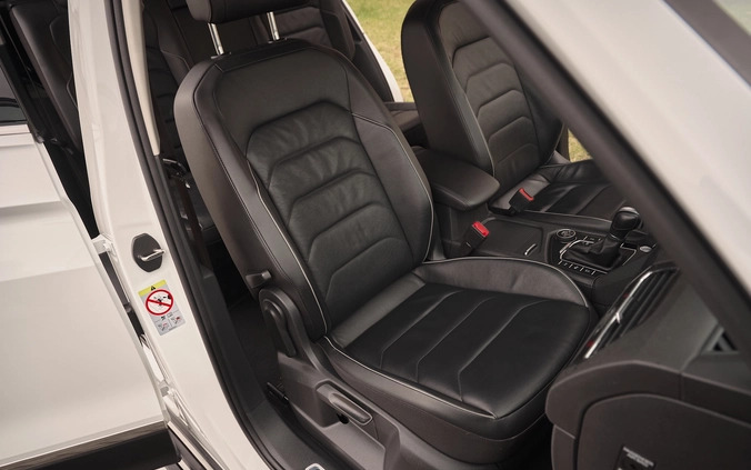Volkswagen Tiguan Allspace cena 102900 przebieg: 197500, rok produkcji 2017 z Płock małe 704